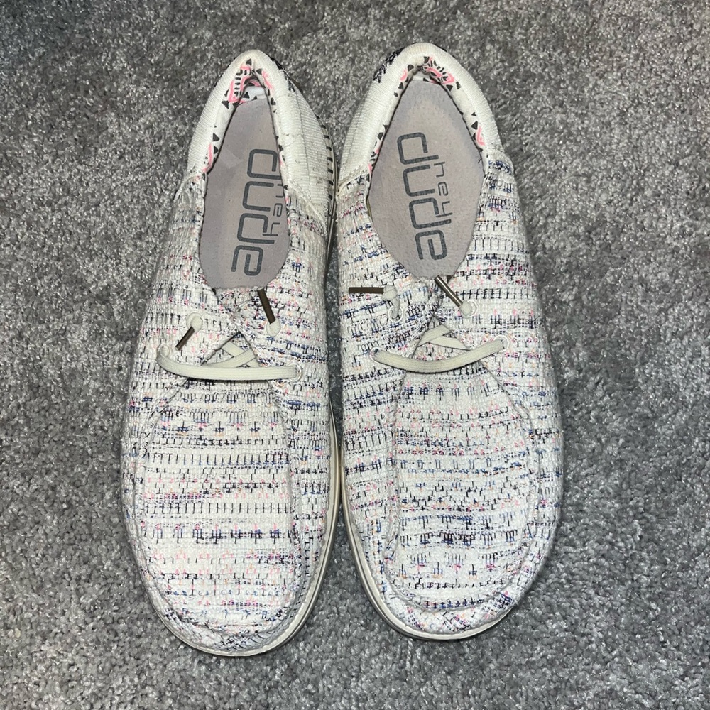 Women’s hey dudes size 11